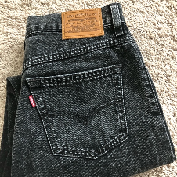 Levi's Denim - Levi’s washed black mom jeans Sz 28